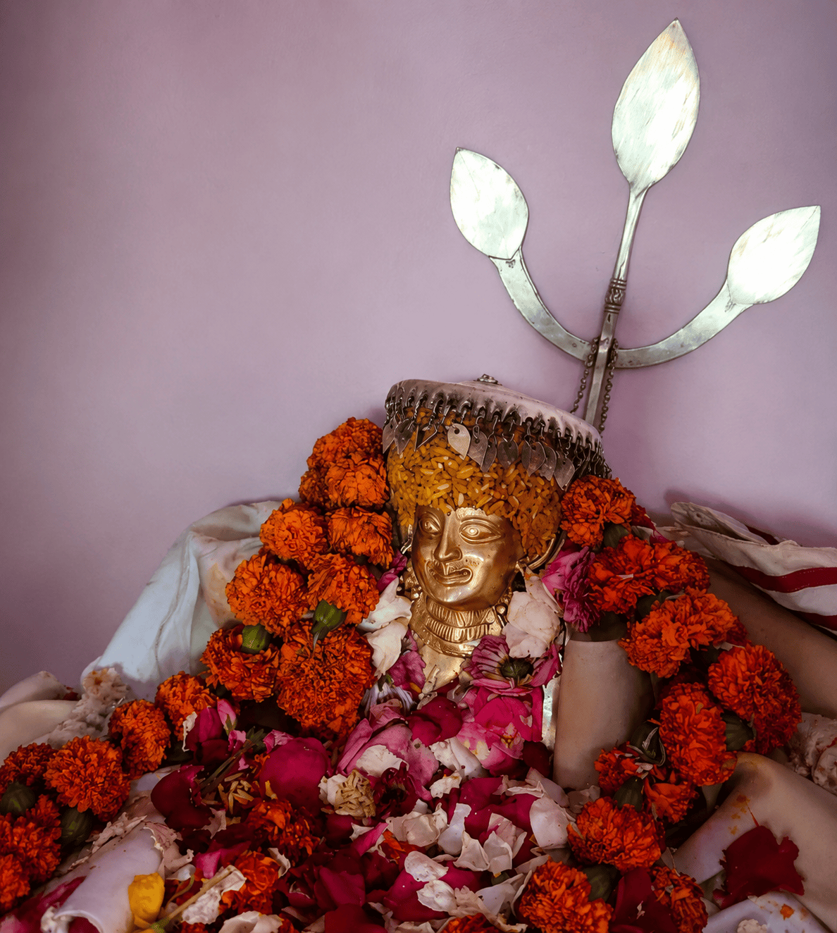 प्राचीन चांदी के आभूषण - त्रिशूल, छत्र, एवं, चंवर